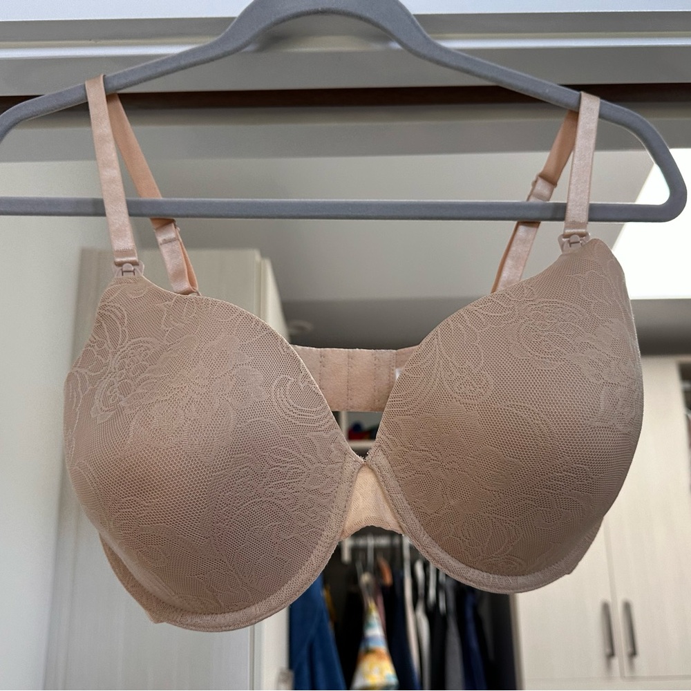 Natori maternity bra. 36 DD. NWT